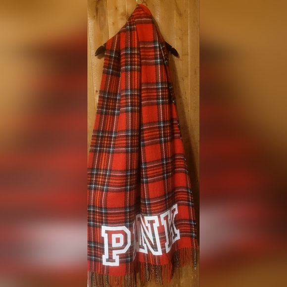 Like New 💟 27" x 88" Victoria's Secret PINK red plaid oversized scarf/throw - Picture 3 of 5
